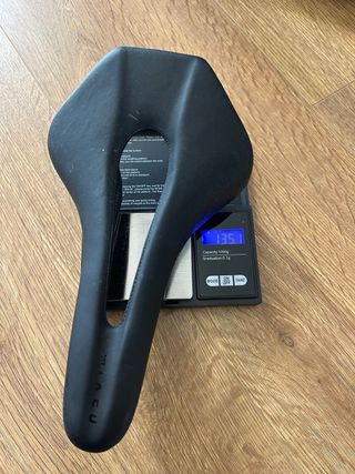 Sillín de carbono para bicicleta