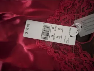 Camisón de seda con encaje