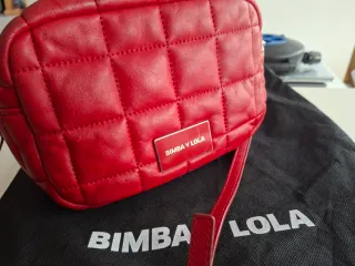 Bolso Bimba y Lola Rojo Acolchado de hombro.