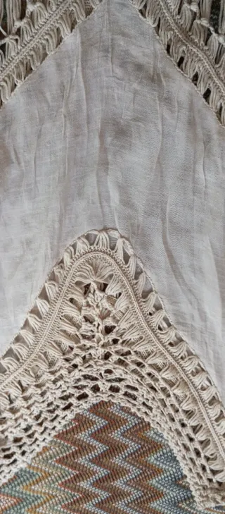 Blusa de verano con flecos y crochet