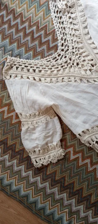 Blusa de verano con flecos y crochet