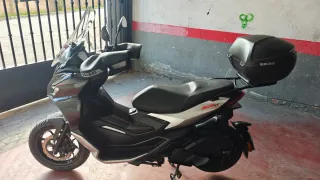 Aprilia SR GT 125 Scooter Automática Negra