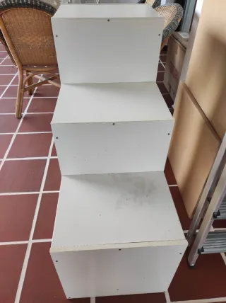 Cajonera escalonada blanca