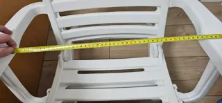 URGE Silla plegable de resina con apoyabrazo