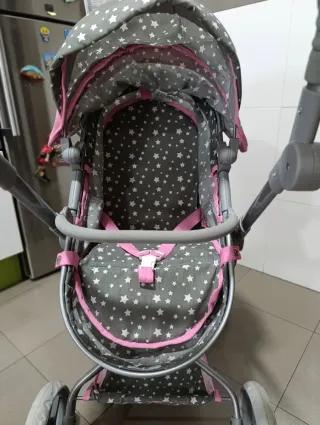 Carrito de muñecas gris con estrellas
