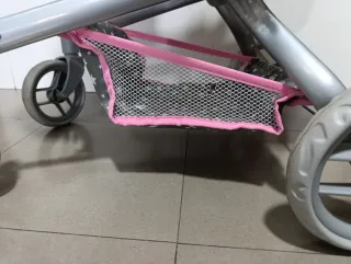 Carrito de muñecas gris con estrellas
