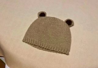 Gorro tejido con orejas de oso