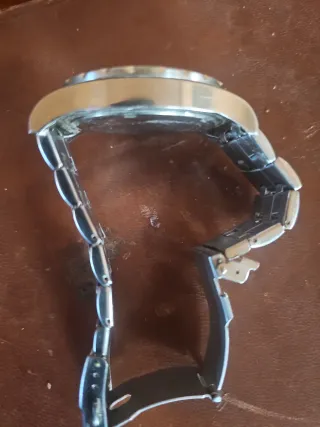 Reloj  Plateado y Blanco