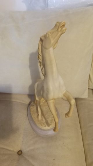 Elefante in polvere di alabastro