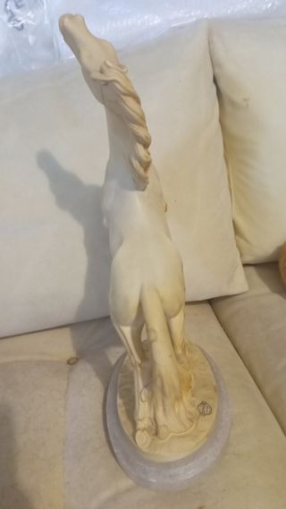 Elefante in polvere di alabastro