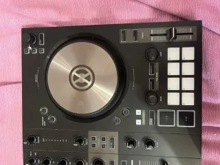Controlador DJ Traktor Kontrol S3