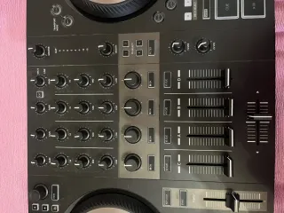 Controlador DJ Traktor Kontrol S3