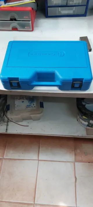 Crimpadora Cembre HT51 + 3 juegos matrices