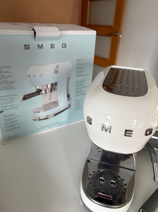 Cafetera Espresso Smeg Blanca