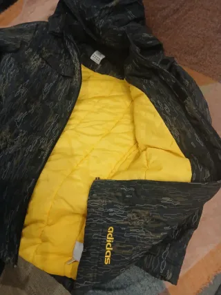 Chaqueta Adidas Nieve Talla figura s pero calza M