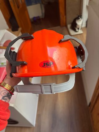 Cascos de soldadura y trabajo.