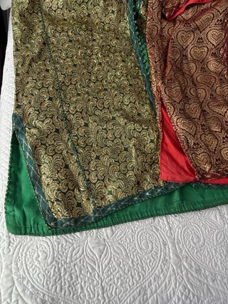 2 Túnicas Árabes Doradas  una verde y otra roja