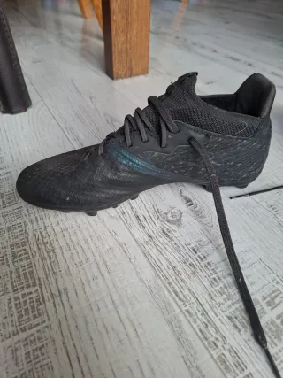 Botas de fútbol Kipsta negras y turquesa