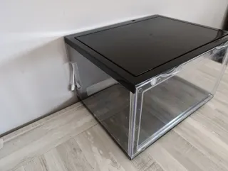 Caja expositora con luz LED