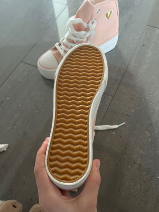 Zapatillas altas rosas y blancas