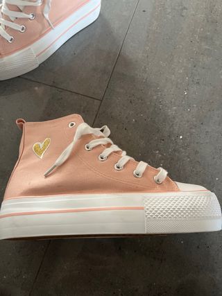 Zapatillas altas rosas y blancas