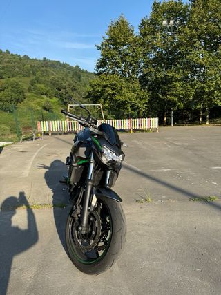 Kawasaki Z650 Negra y Verde