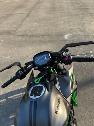 Kawasaki Z650 Negra y Verde