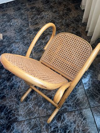 Silla balancín mimbre antigua pequeña