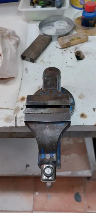 Tornillo de banco robusto