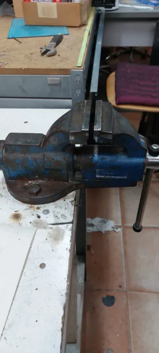 Tornillo de banco robusto