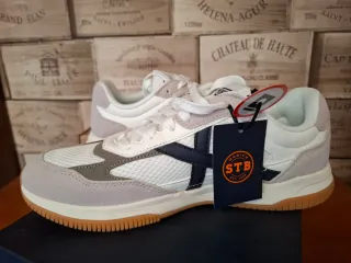 Zapatillas Munich grises y blancas