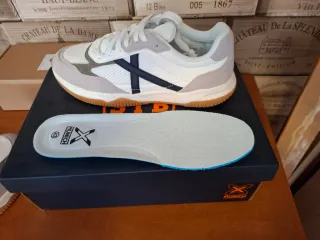 Zapatillas Munich grises y blancas