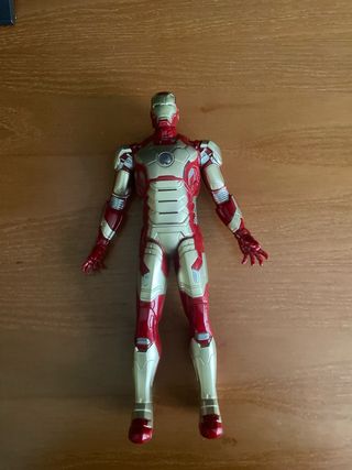 7 Figuras Superhéroes Marvel DC