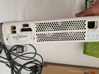 Xbox 360 + Call of Duty Modern Warfare 2