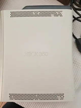 Xbox 360 + Call of Duty Modern Warfare 2