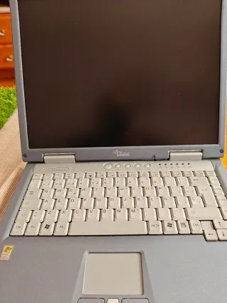 Portátil Fujitsu Siemens LIFEBOOK + Maletín