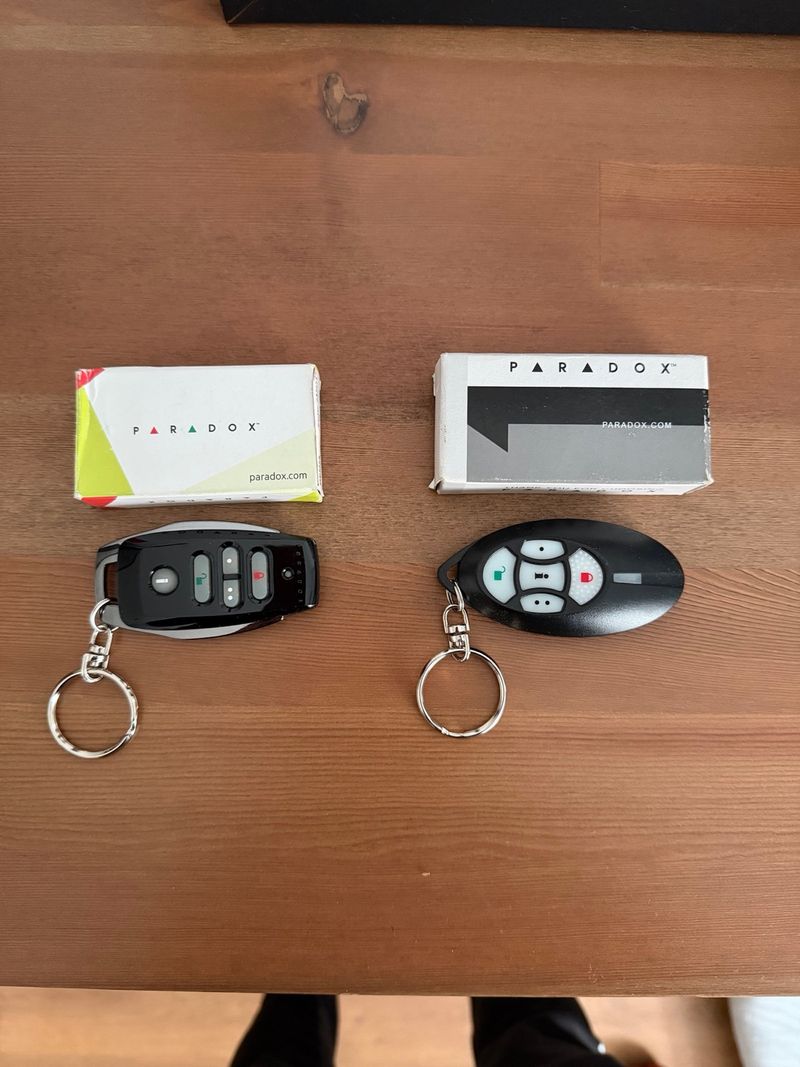 Paradox, Mando REM2 y REM25