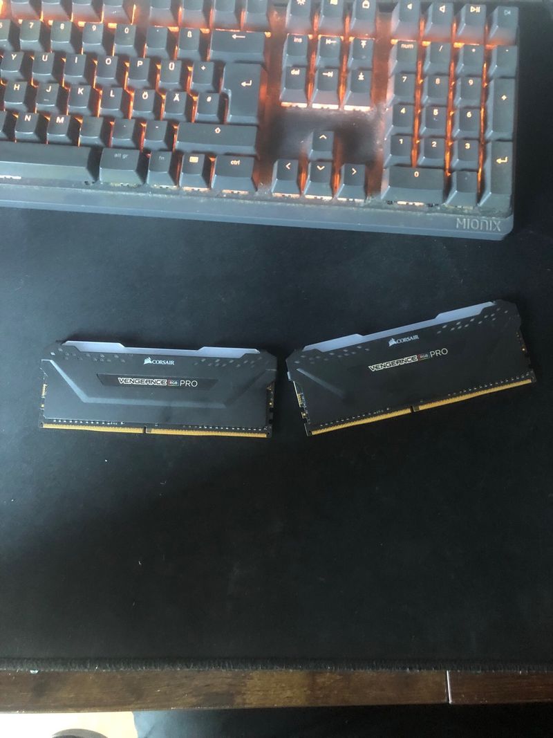 Corsair Vengeance Pro DDR4 16GB (2x8GB) 3200MHz