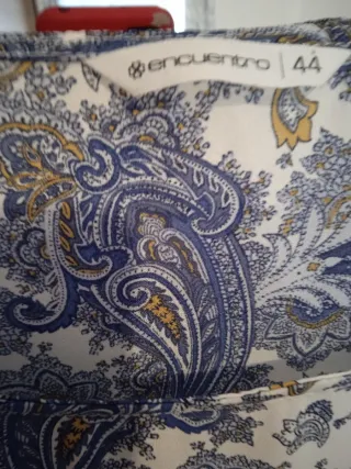 Blusa Encuentro dibujo paisley manga francesa