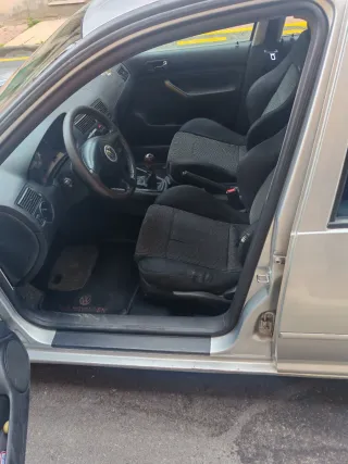Volkswagen Golf 2001