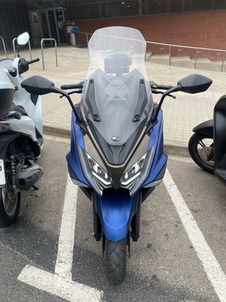 Kymco AK550 Azul/Negro Impecable.