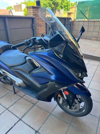 Kymco AK550 Azul/Negro Impecable.