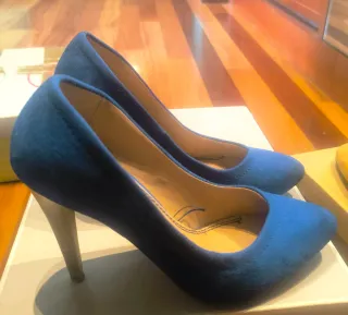 Zapatos de tacón azul