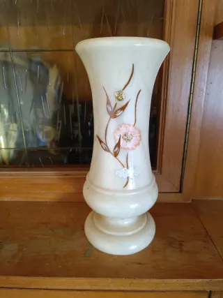 Jarrón de mármol beige y rosa