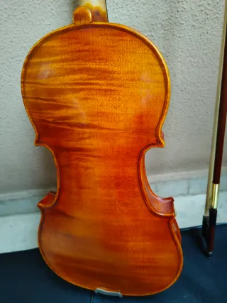 Violín 4/4 con funda y arco