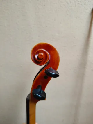 Violín 4/4 con funda y arco