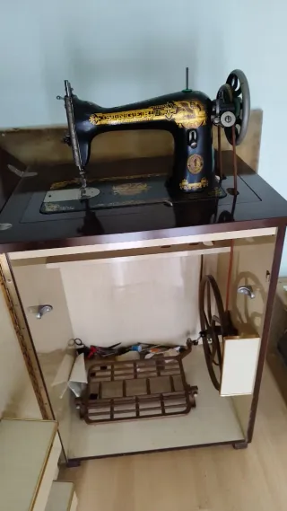 Máquina de coser Singer años 60