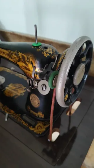 Máquina de coser Singer años 60