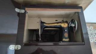 Máquina de coser Singer años 60