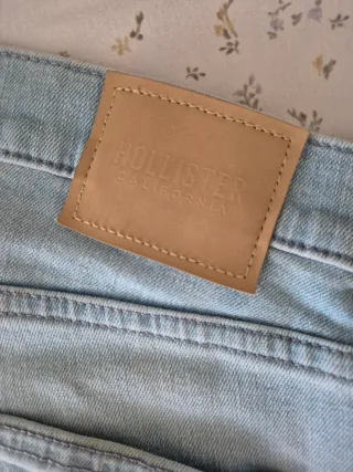 Pantalón vaquero Hollister Slim Straight